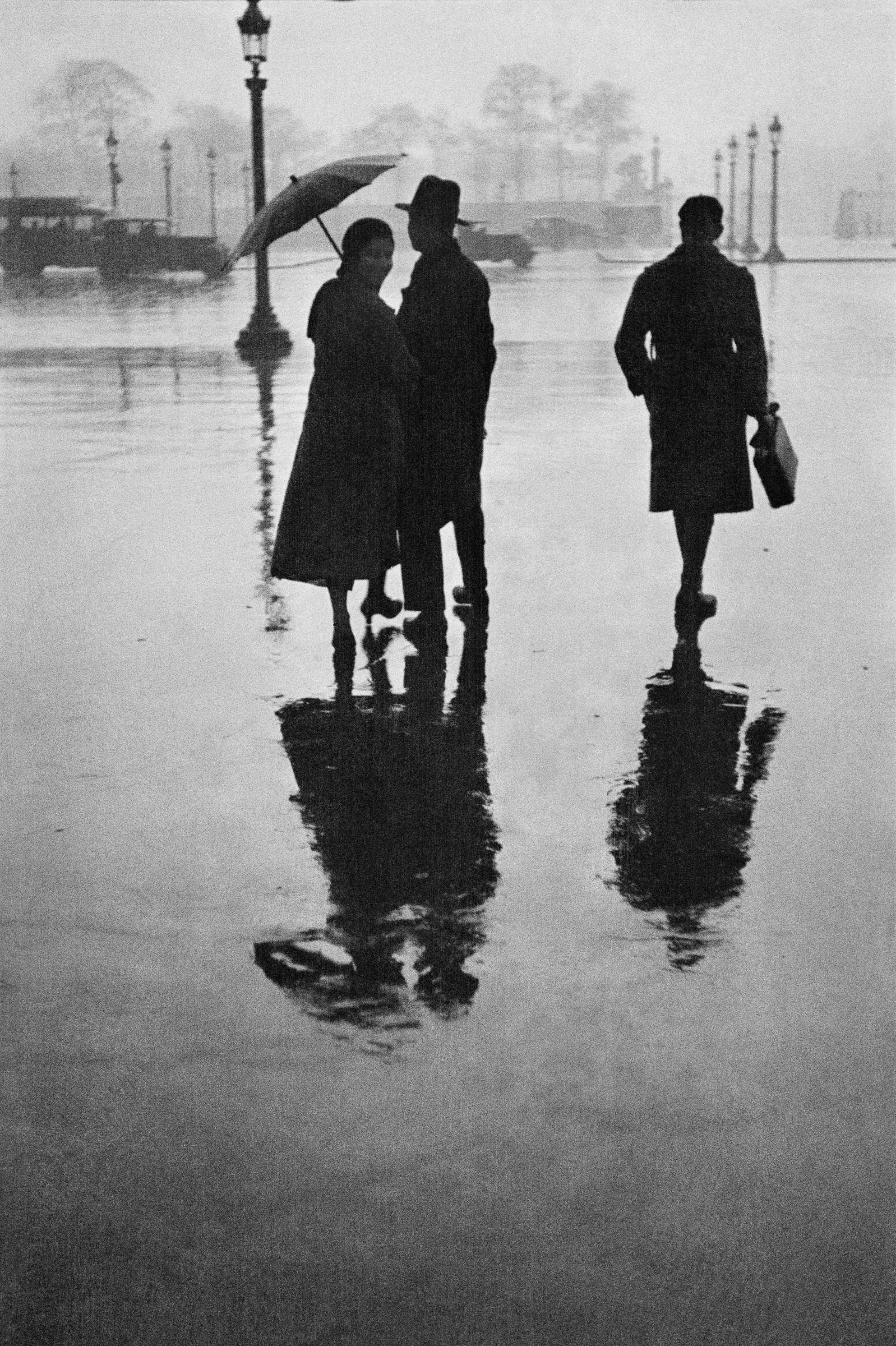 Rue de Paris photographiée au Leica par Roger Schall